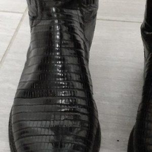 Women's Black Pleather Shiny Cowboy Boots - Size 5B (Used)